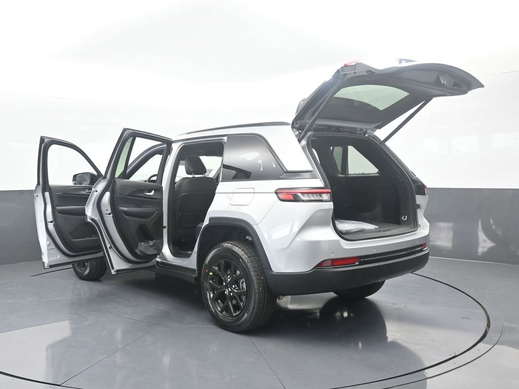 New 2025 Jeep Grand Cherokee Altitude image 70