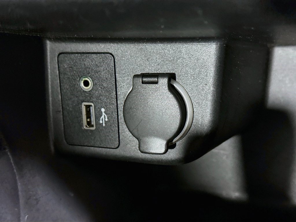 Used 2021 Nissan Kicks S FWD image 40