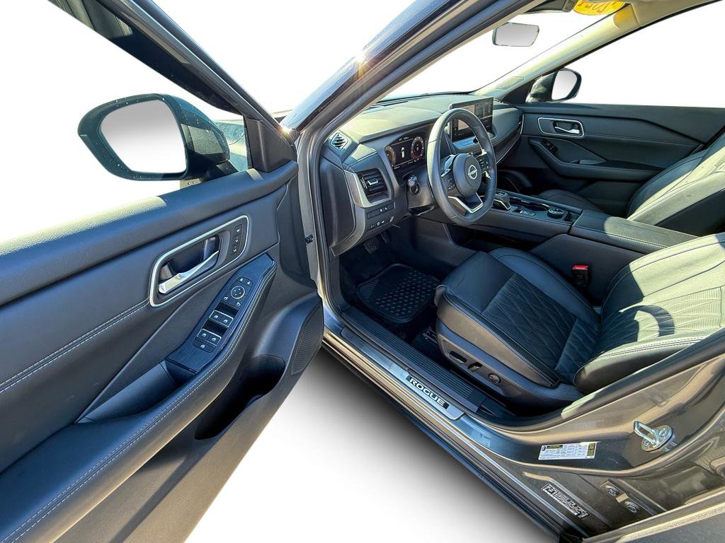 Used 2024 Nissan Rogue Platinum w/ Platinum Premium Package image 14