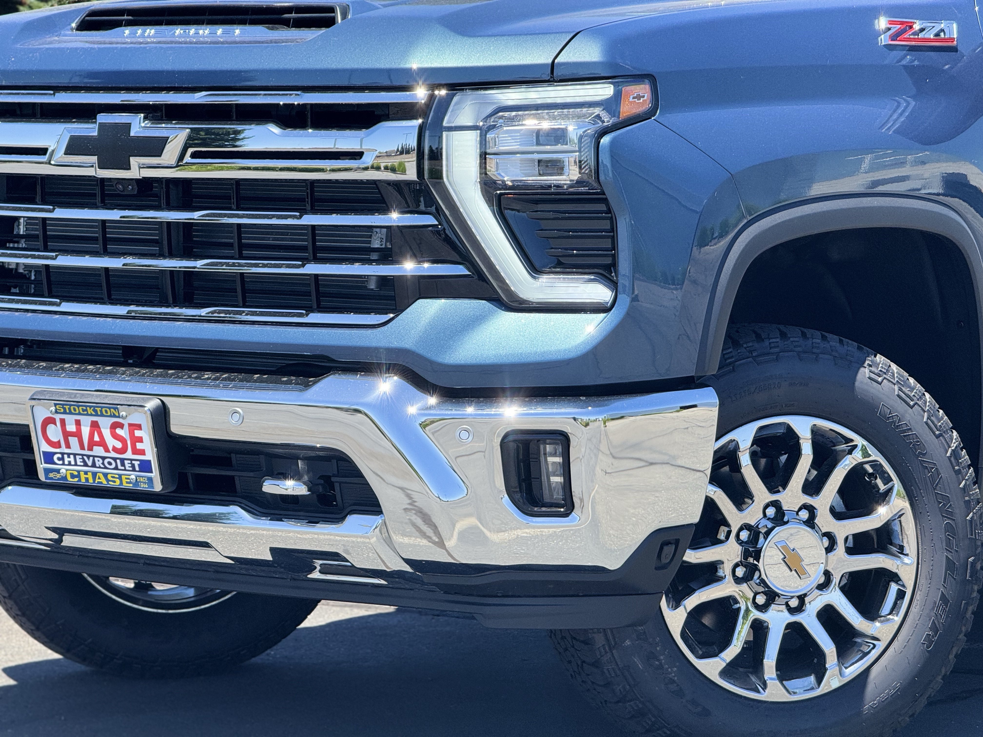 New 2026 Chevrolet Silverado 2500 LTZ w/ LTZ Plus Package AWD/4WD image 3