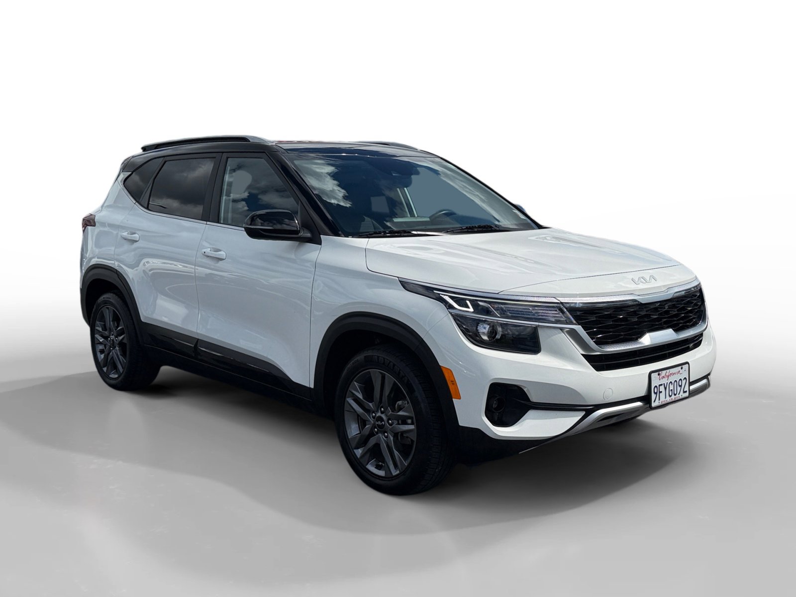 Used 2023 Kia Seltos S w/ Navigation Package image 7