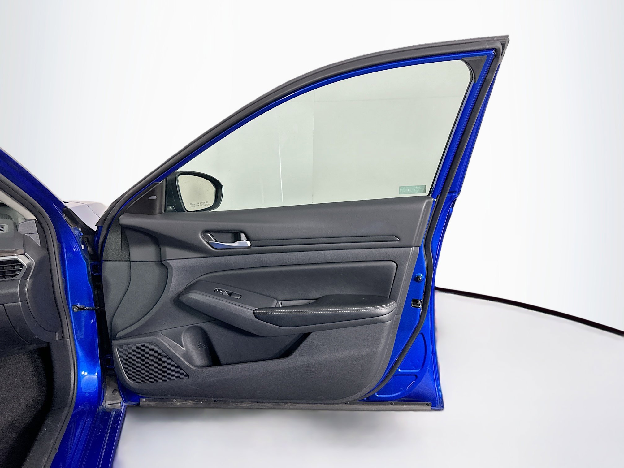 Used 2025 Nissan Altima 2.5 SV image 29