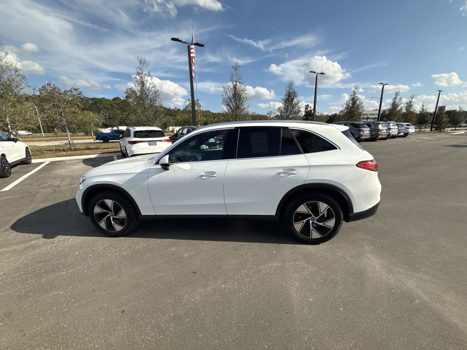 Used 2024 Mercedes-Benz GLC 300 4MATIC image 6