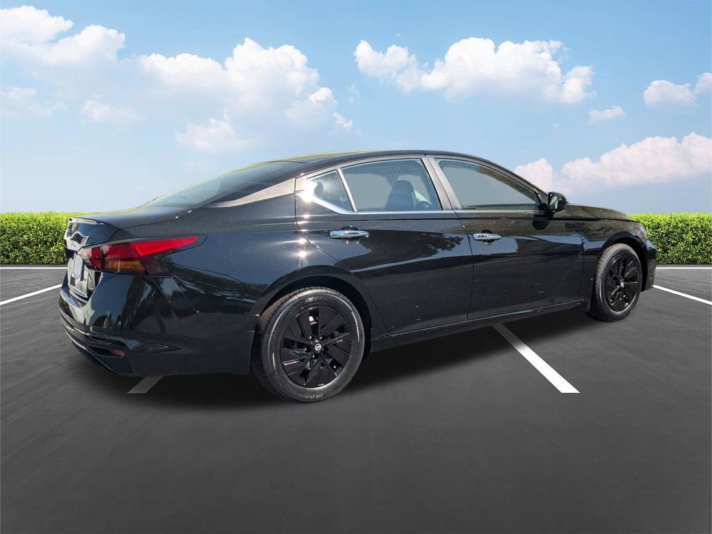 Used 2023 Nissan Altima 2.5 S FWD image 5