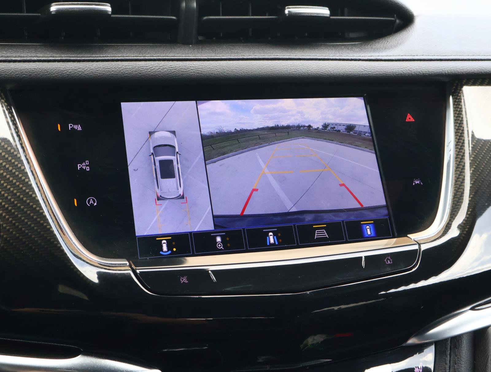 Certified 2022 Cadillac XT6 Sport w/ Technology Package image 33