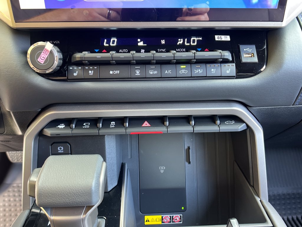 New 2026 Toyota Tundra Platinum AWD/4WD image 17