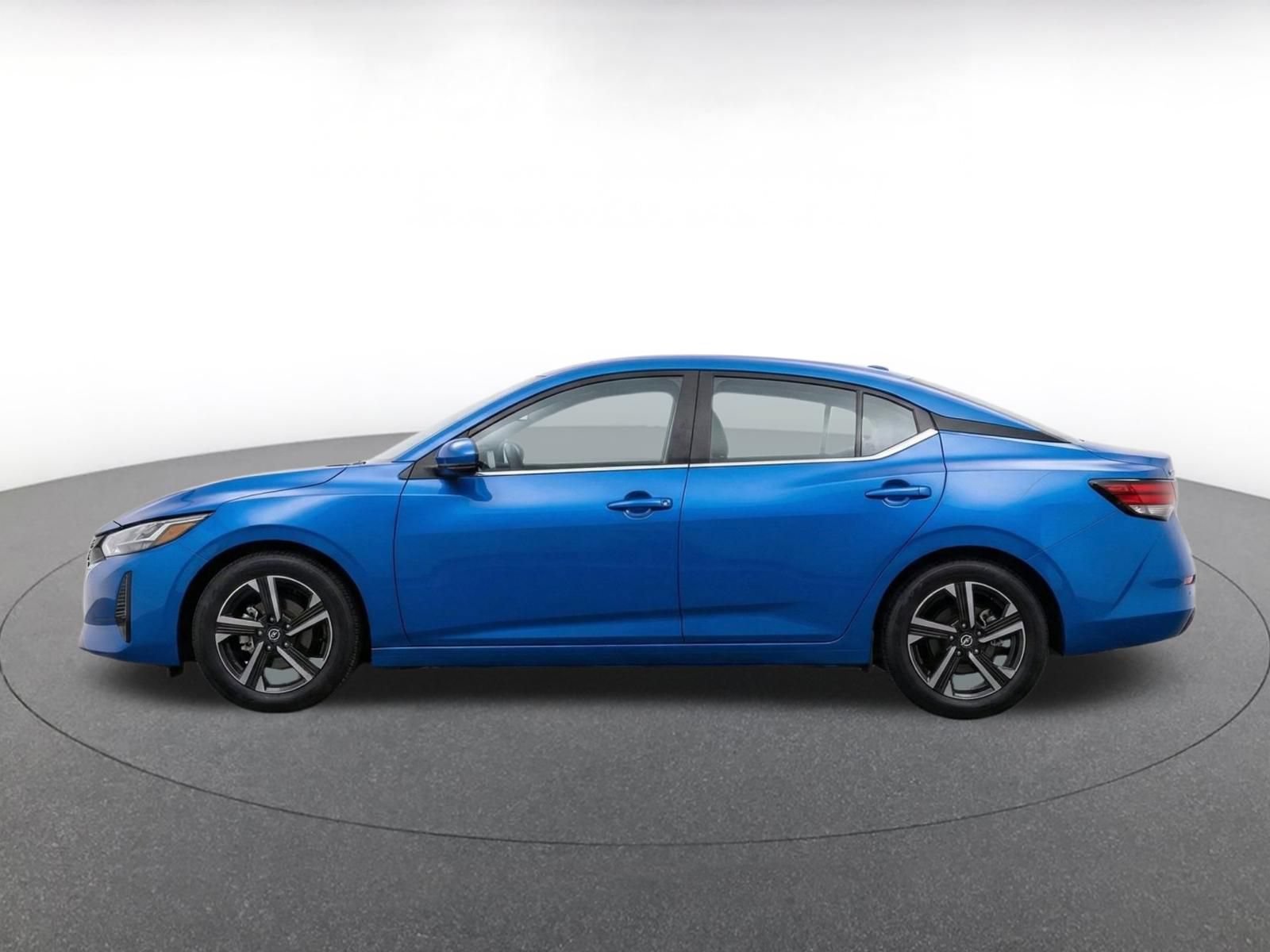 Used 2025 Nissan Sentra SV FWD image 4