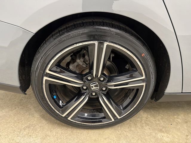 Used 2023 Honda Accord Sport image 11