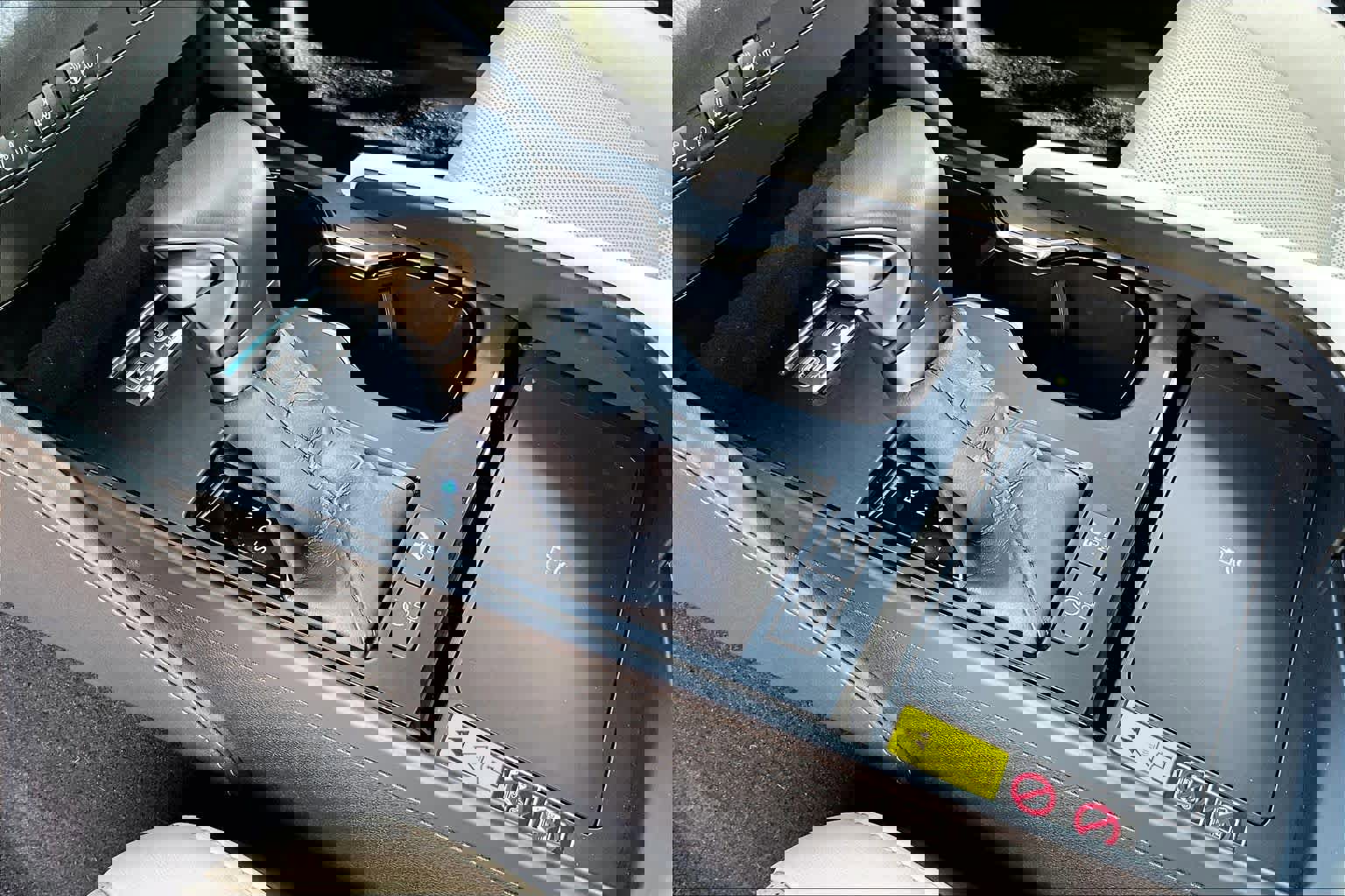 Certified 2025 Lexus ES 300h w/ Premium Package image 15