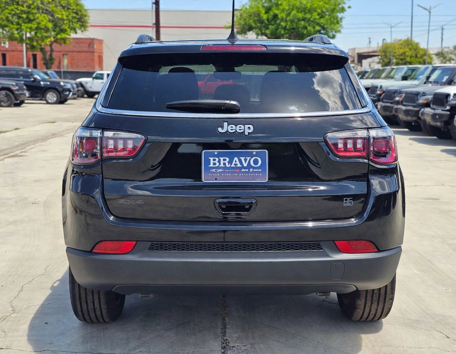 New 2026 Jeep Compass Latitude AWD/4WD image 7