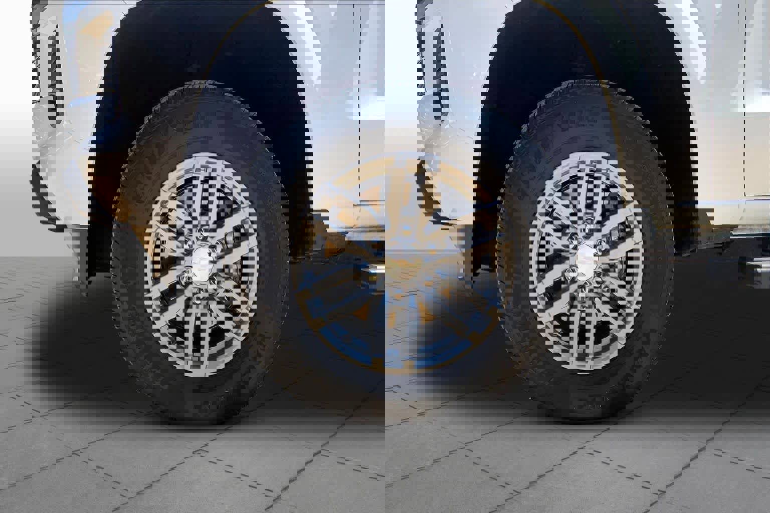 Used 2024 Chevrolet Colorado LT w/ LT Convenience Package image 11