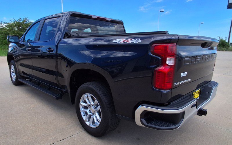Used 2024 Chevrolet Silverado 1500 LT AWD/4WD image 6