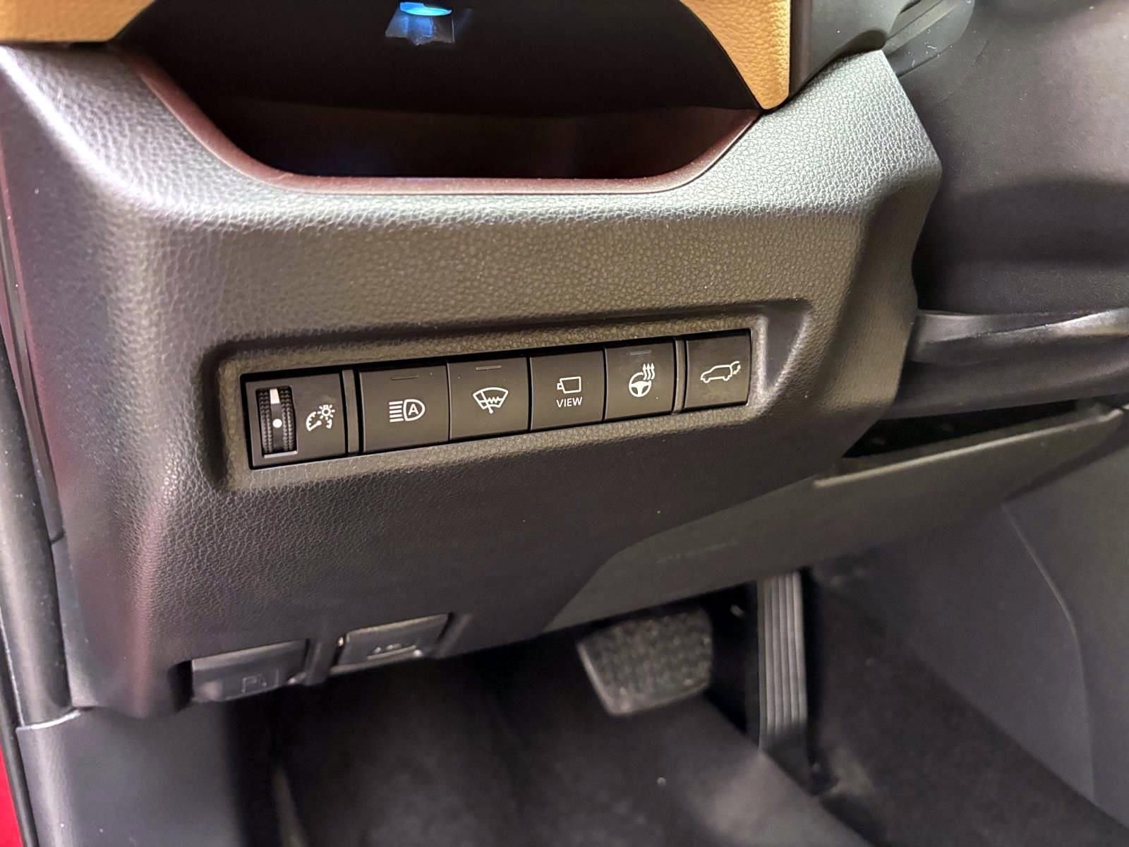 Used 2019 Toyota RAV4 Limited w/ Advanced Technology Package image 14