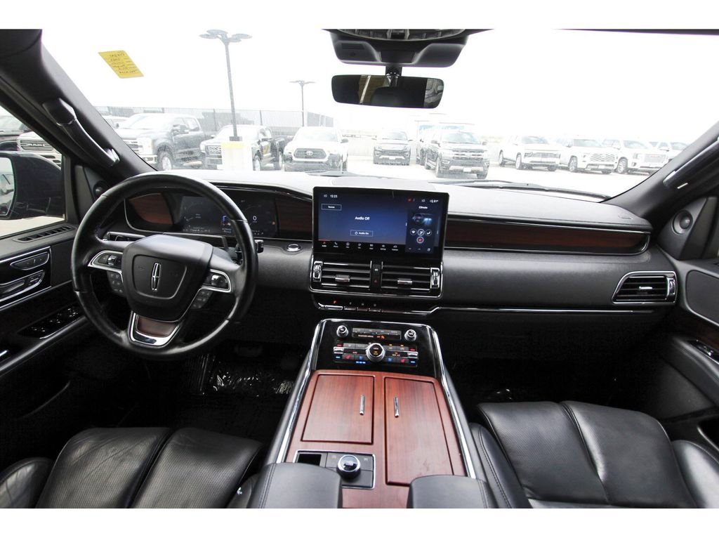 Used 2023 Lincoln Navigator L Reserve AWD/4WD image 9