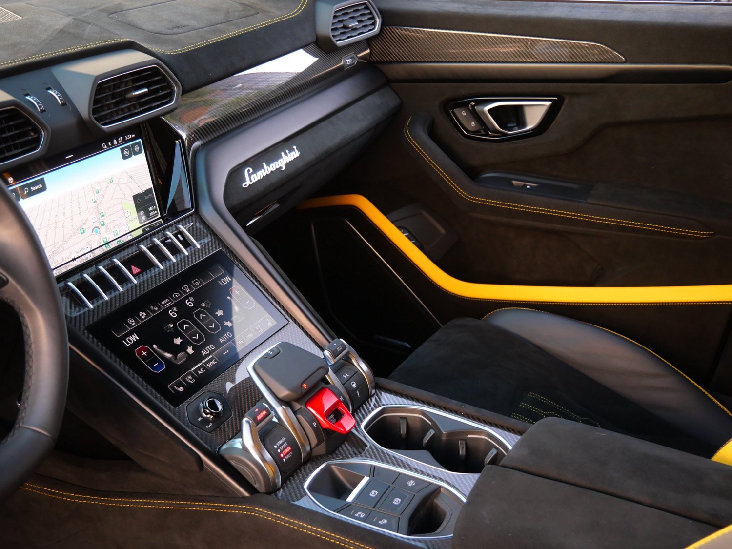 Used 2024 Lamborghini Urus Performante image 13