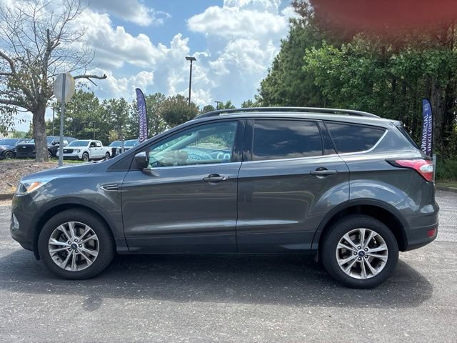 Used 2018 Ford Escape SE w/ SE Sync 3 Package AWD/4WD image 1