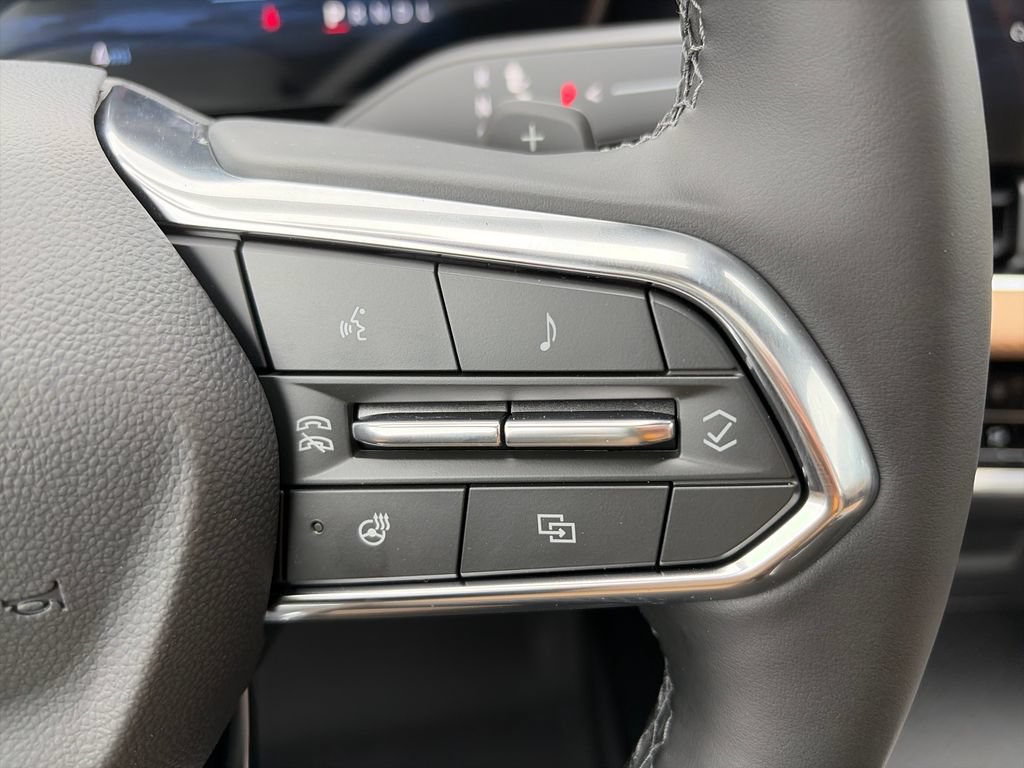 New 2026 Chevrolet Equinox ACTIV w/ Convenience Package III AWD/4WD image 13