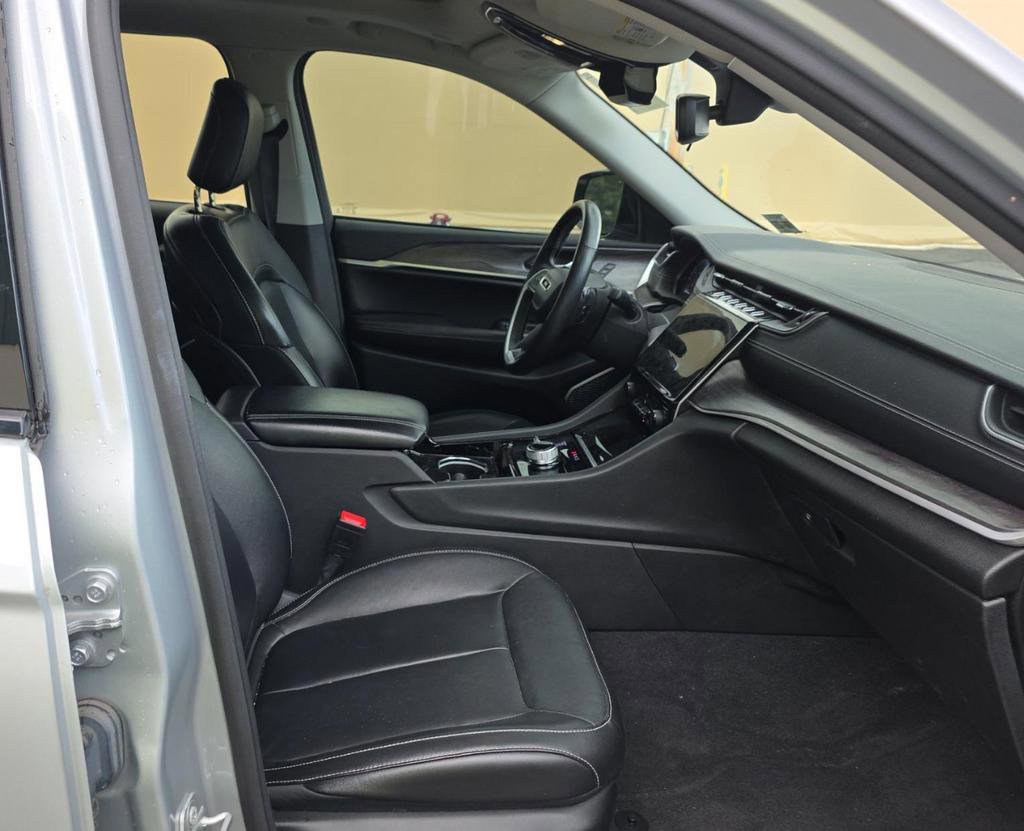 Used 2022 Jeep Grand Cherokee Limited AWD/4WD image 8