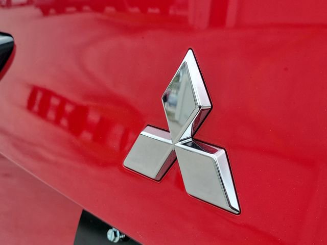 New 2026 Mitsubishi Outlander SE image 8