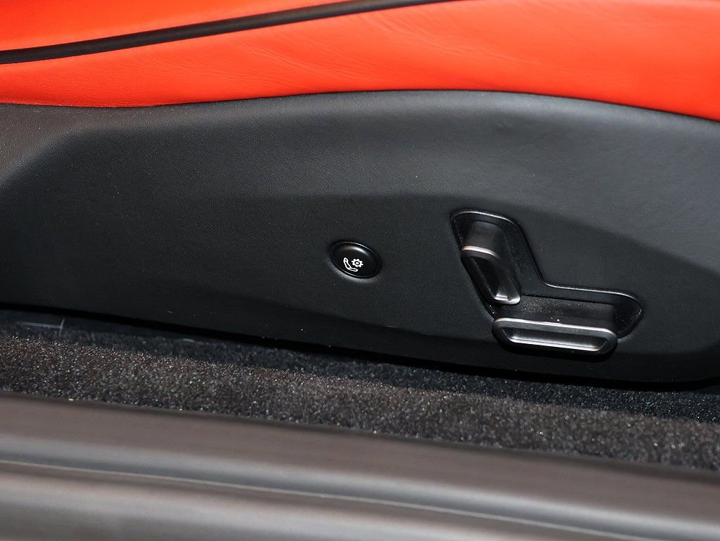 Certified 2022 Ferrari Portofino M image 34