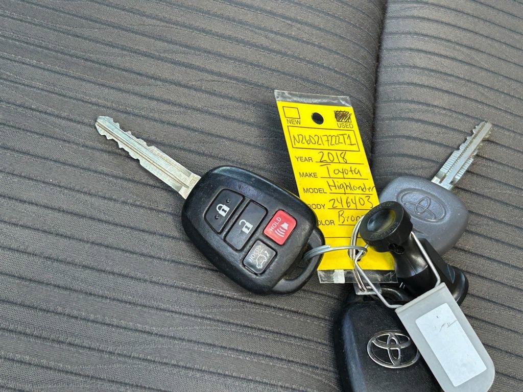 Used 2018 Toyota Highlander Plus FWD image 53