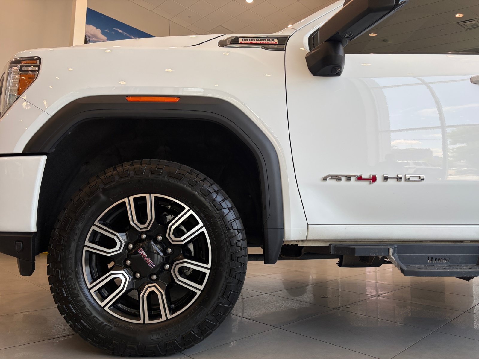 Used 2022 GMC Sierra 2500 AT4 w/ AT4 Premium Plus Package AWD/4WD image 10