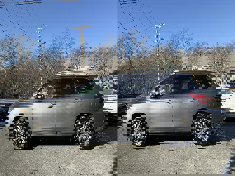 Used 2018 Nissan Pathfinder S image 8