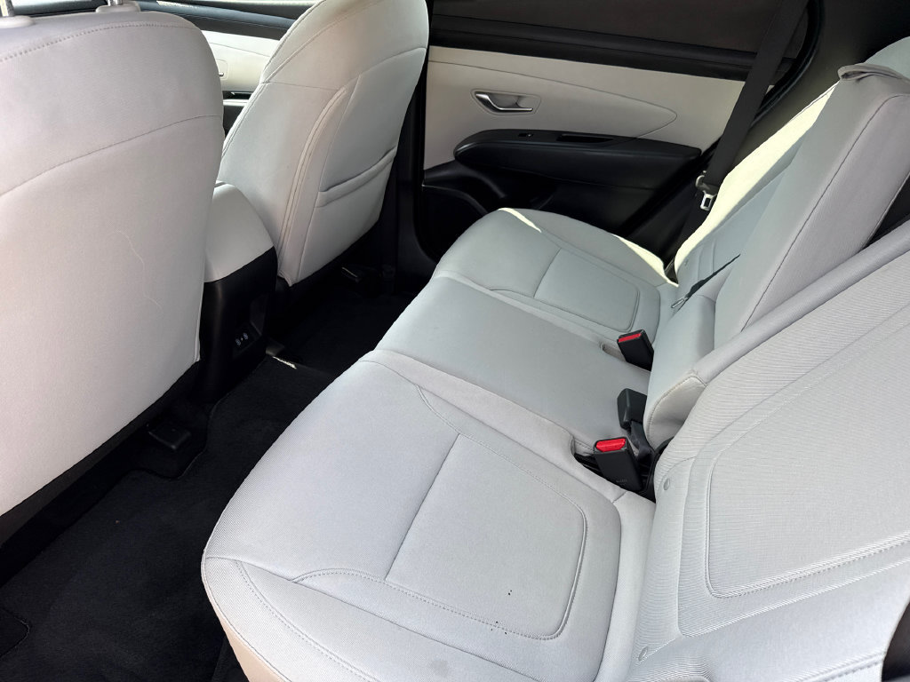 Used 2025 Hyundai Tucson SE FWD image 16