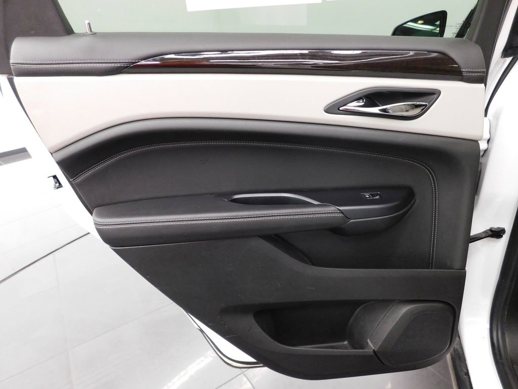 Used 2015 Cadillac SRX Performance w/ Driver Awareness Package image 15