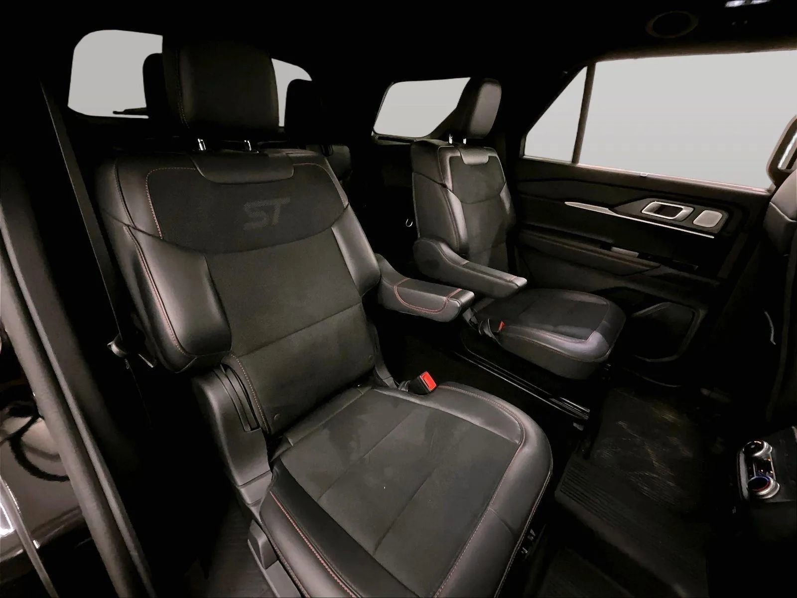 Used 2025 Ford Explorer ST AWD/4WD image 26