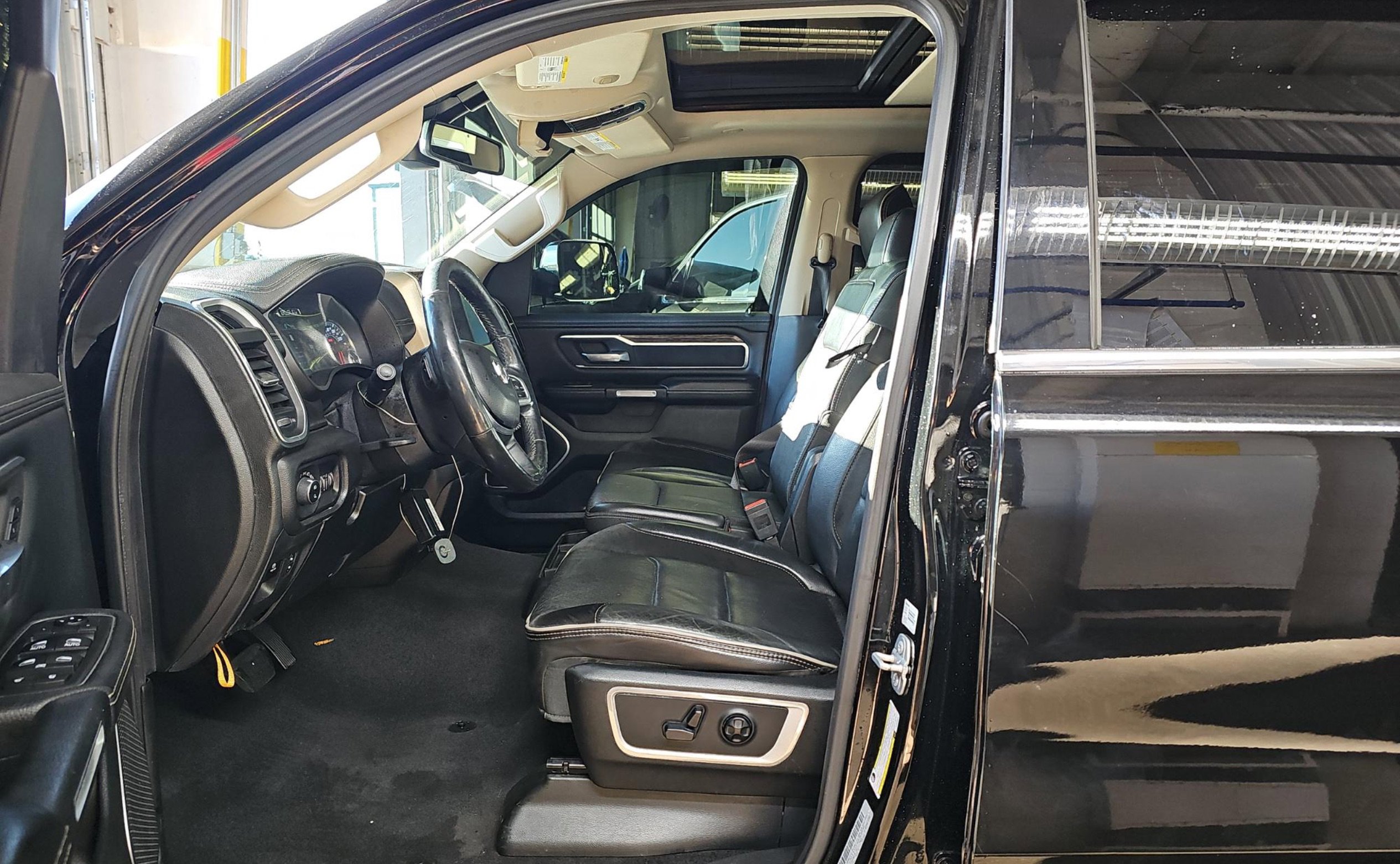 Used 2019 RAM 1500 Laramie image 6