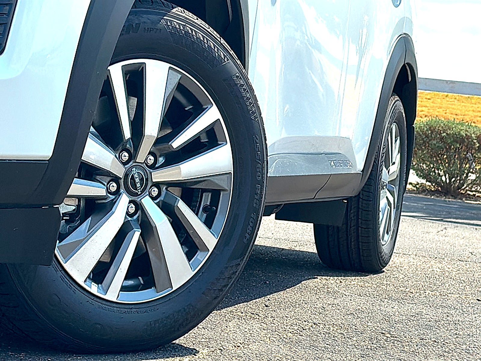 New 2026 Nissan Pathfinder SL FWD image 3