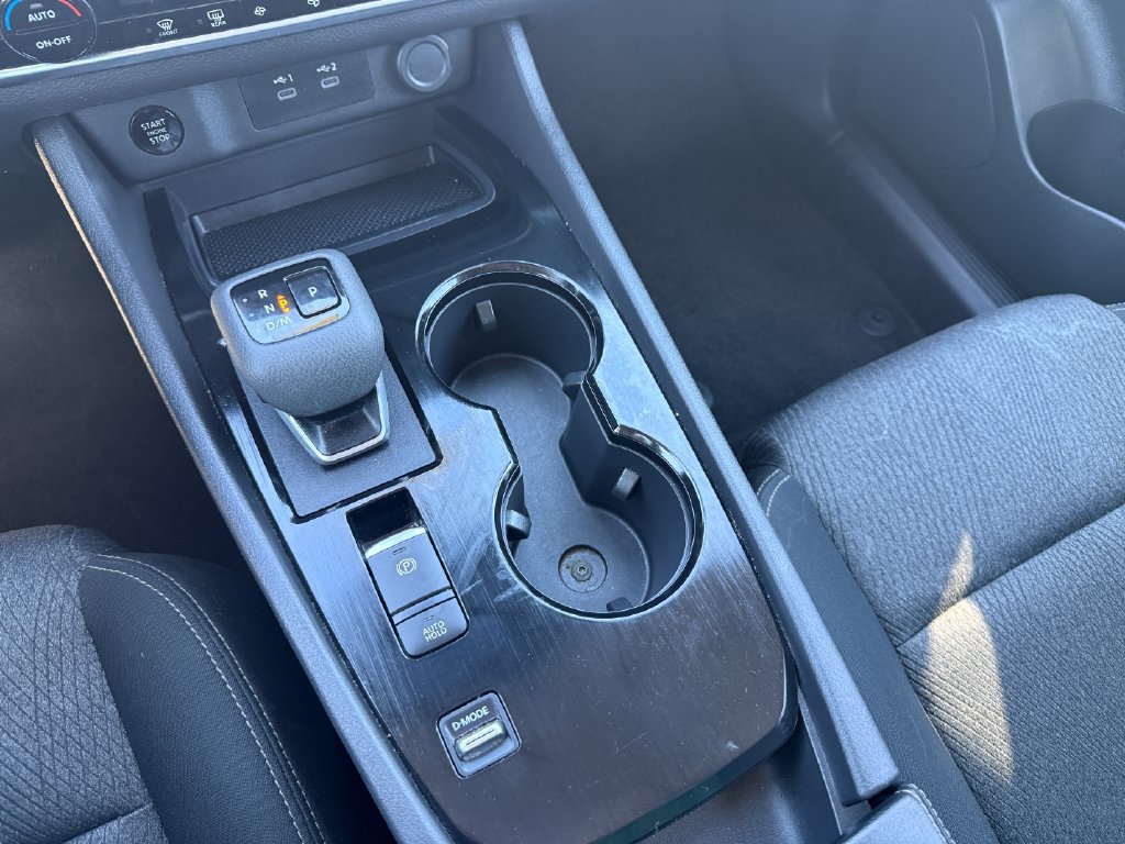 Used 2025 Nissan Rogue SV FWD image 16
