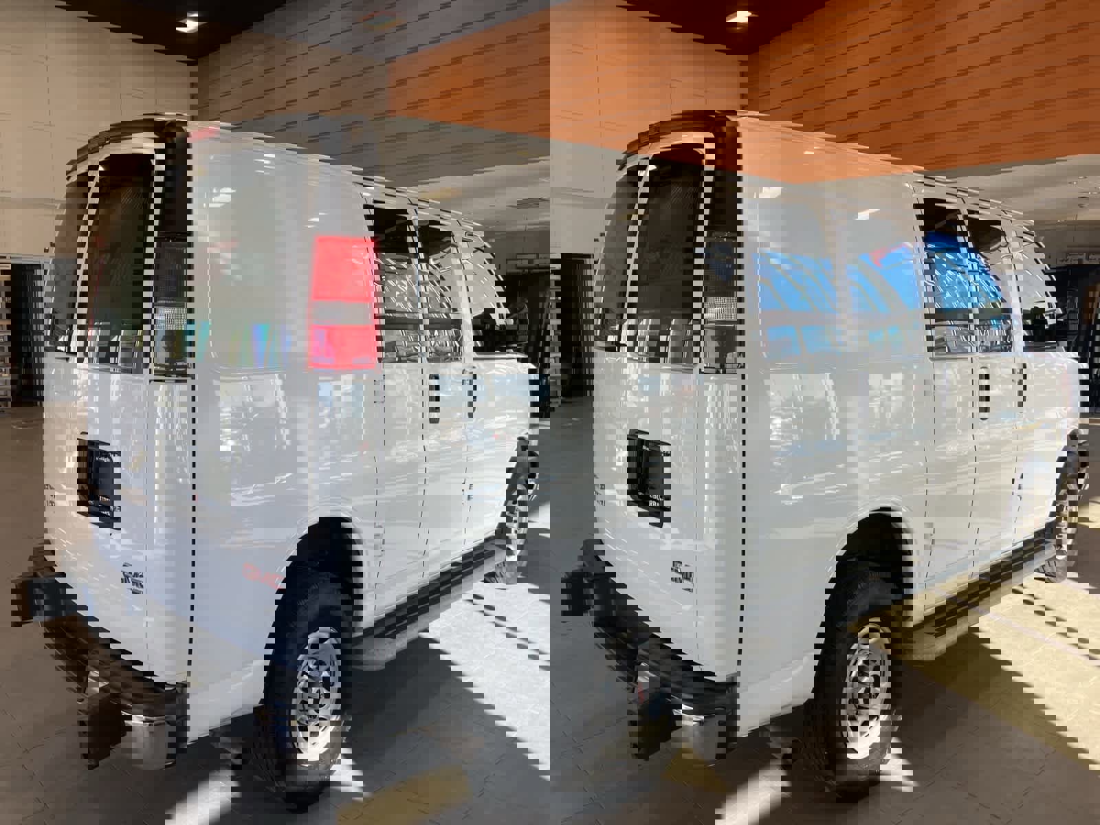 Used 2024 GMC Savana 2500 w/ Driver Convenience Package image 5