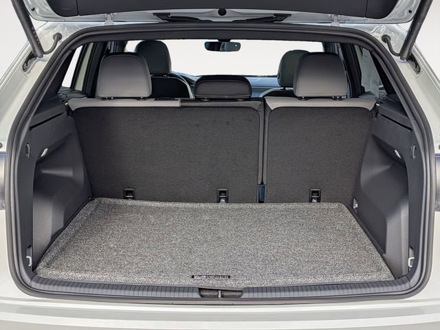 New 2026 Volkswagen Atlas Cross Sport SEL R-Line image 24