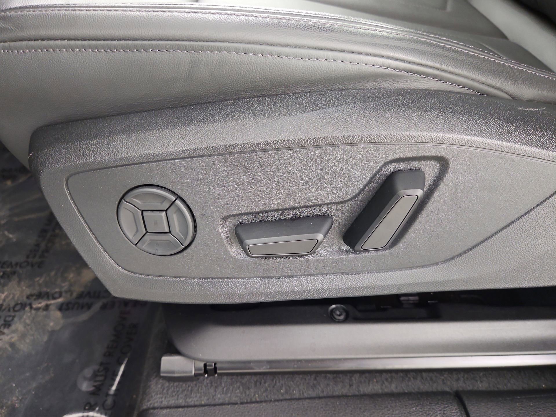 Certified 2025 Audi Q3 2.0T Premium Plus w/ Premium Plus Package image 19