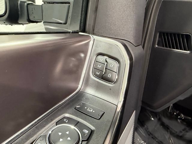 Used 2026 Ford F450 Platinum w/ FX4 Off-Road Package AWD/4WD image 17