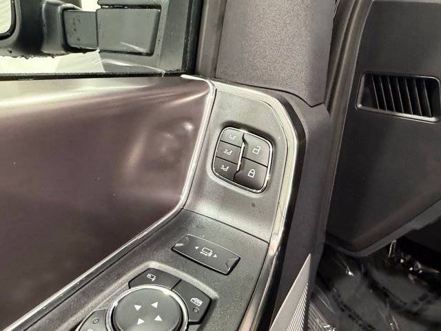 Used 2026 Ford F450 Platinum w/ FX4 Off-Road Package image 17