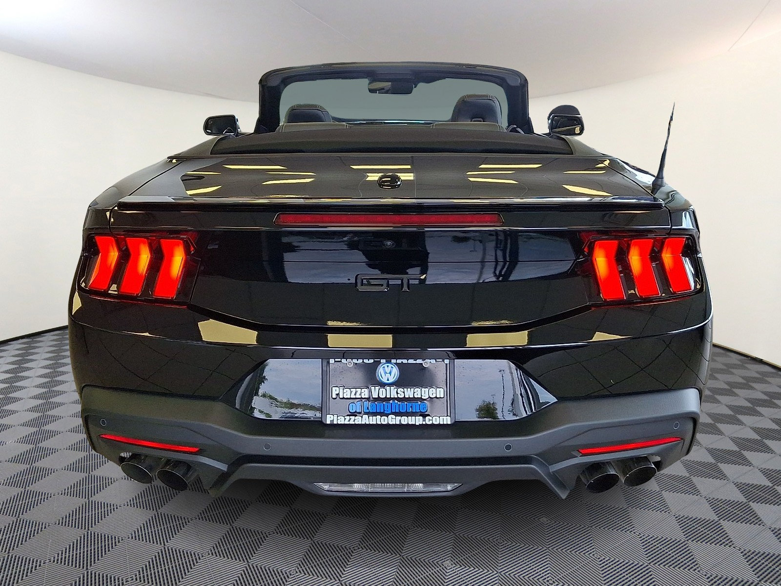 Used 2025 Ford Mustang GT Premium RWD image 4