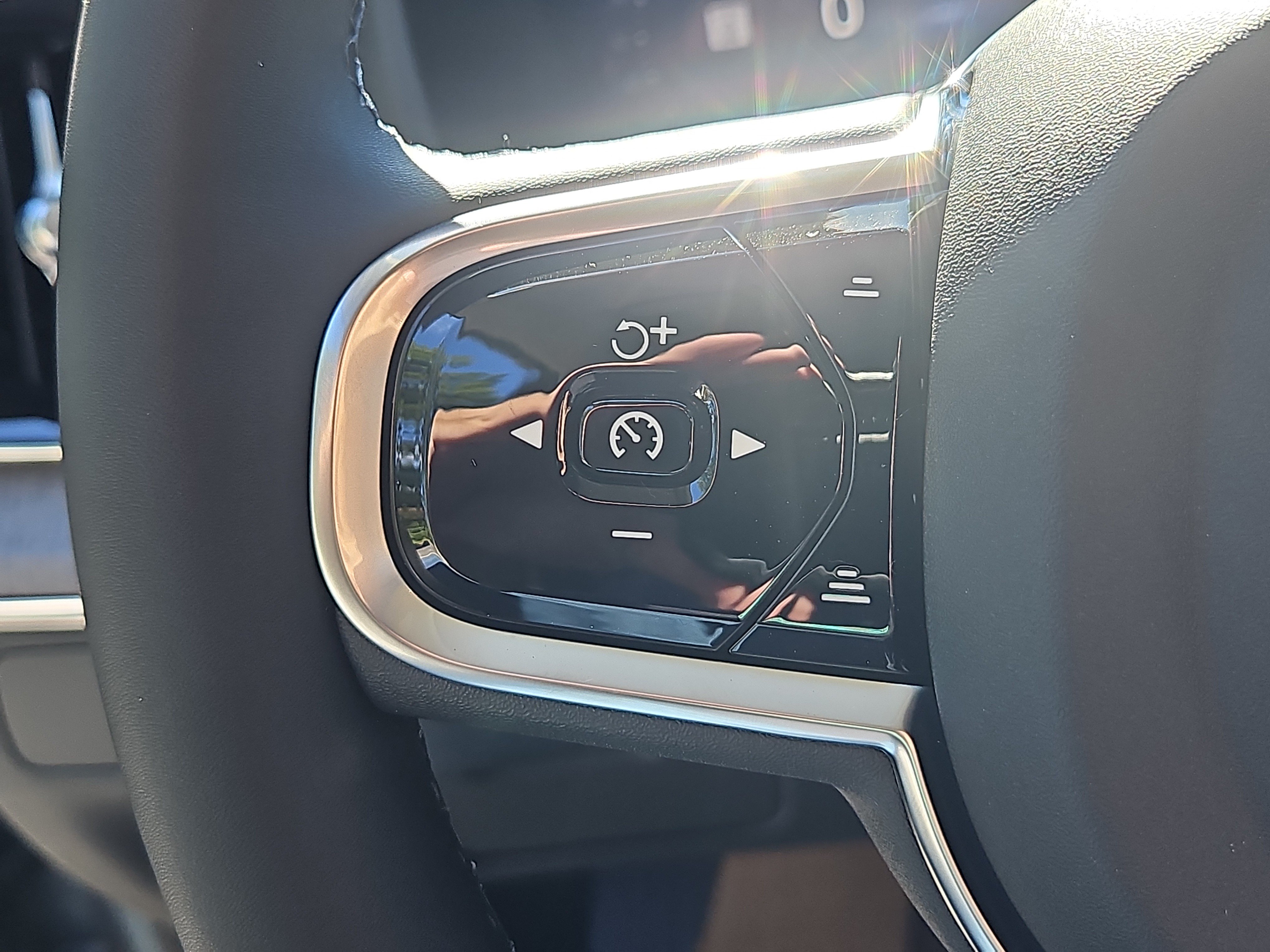 New 2027 Volvo XC90 B6 Ultra AWD/4WD image 16