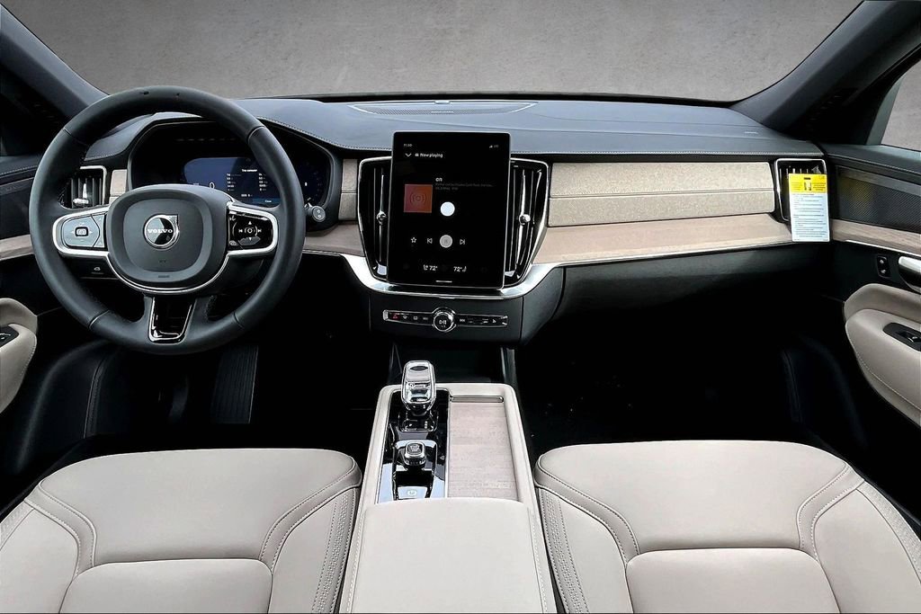 New 2026 Volvo XC90 B6 Plus w/ Protection Package Premier AWD/4WD image 5