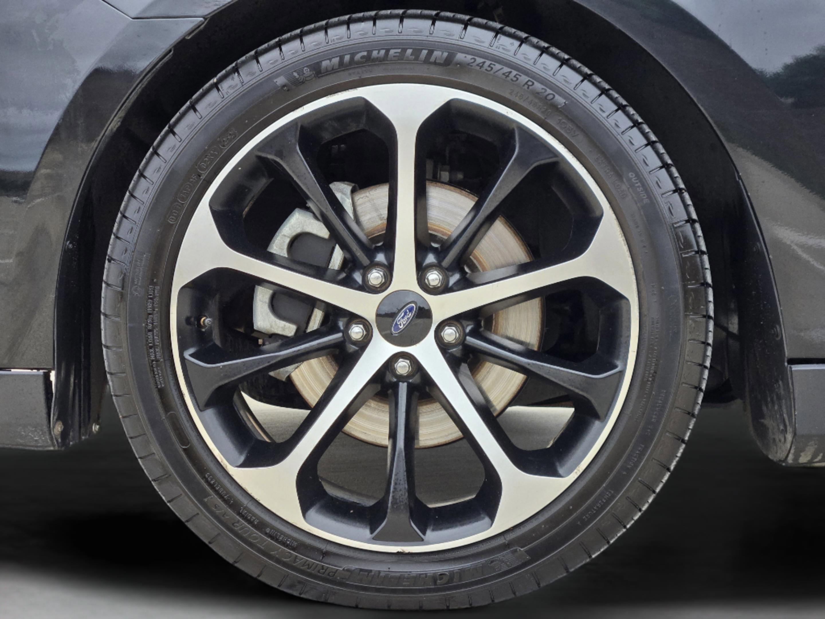 Used 2014 Ford Taurus SEL w/ Equipment Group 201A FWD image 30