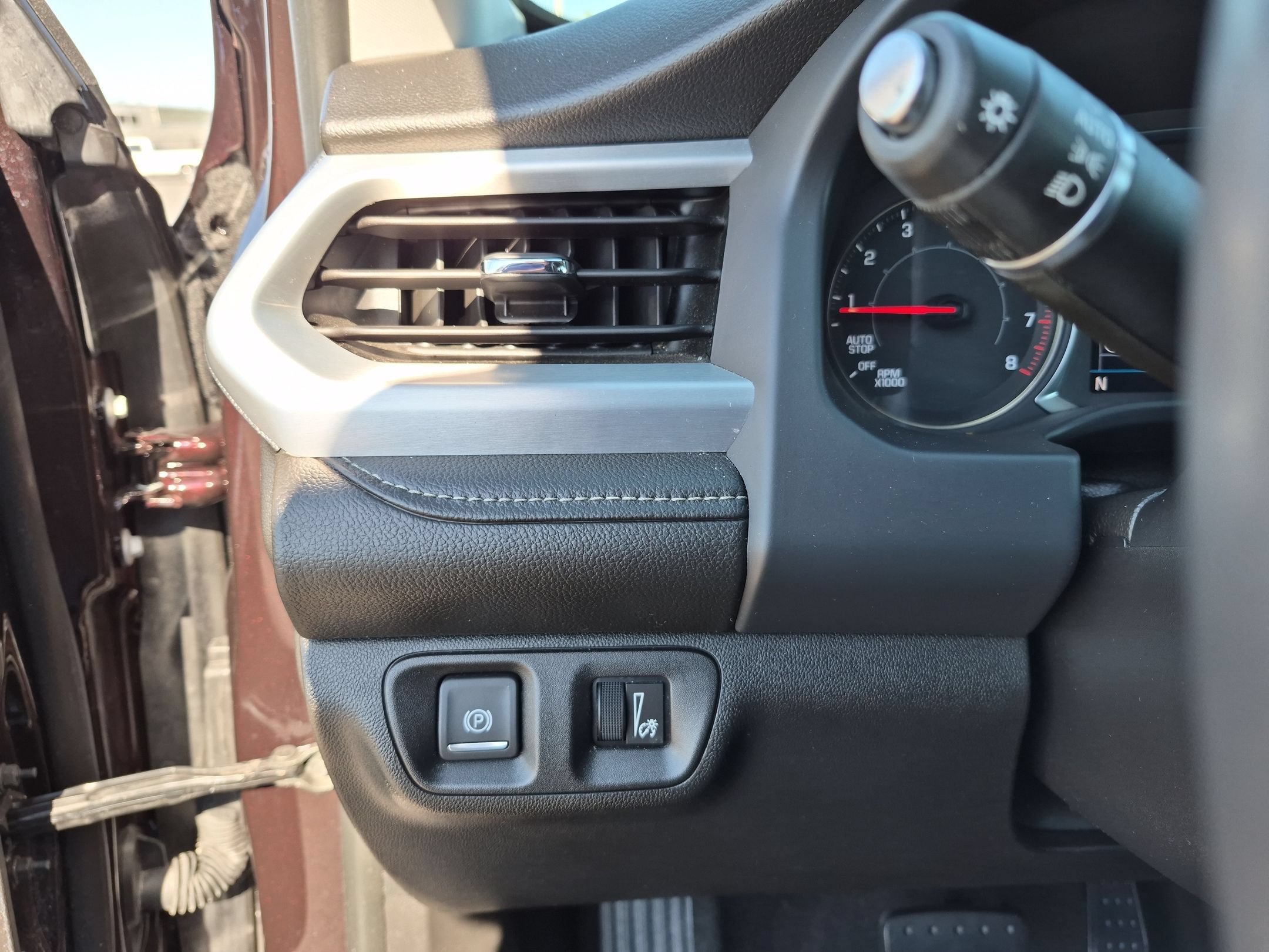 Used 2020 GMC Acadia SLE w/ Driver Convenience Package FWD image 18