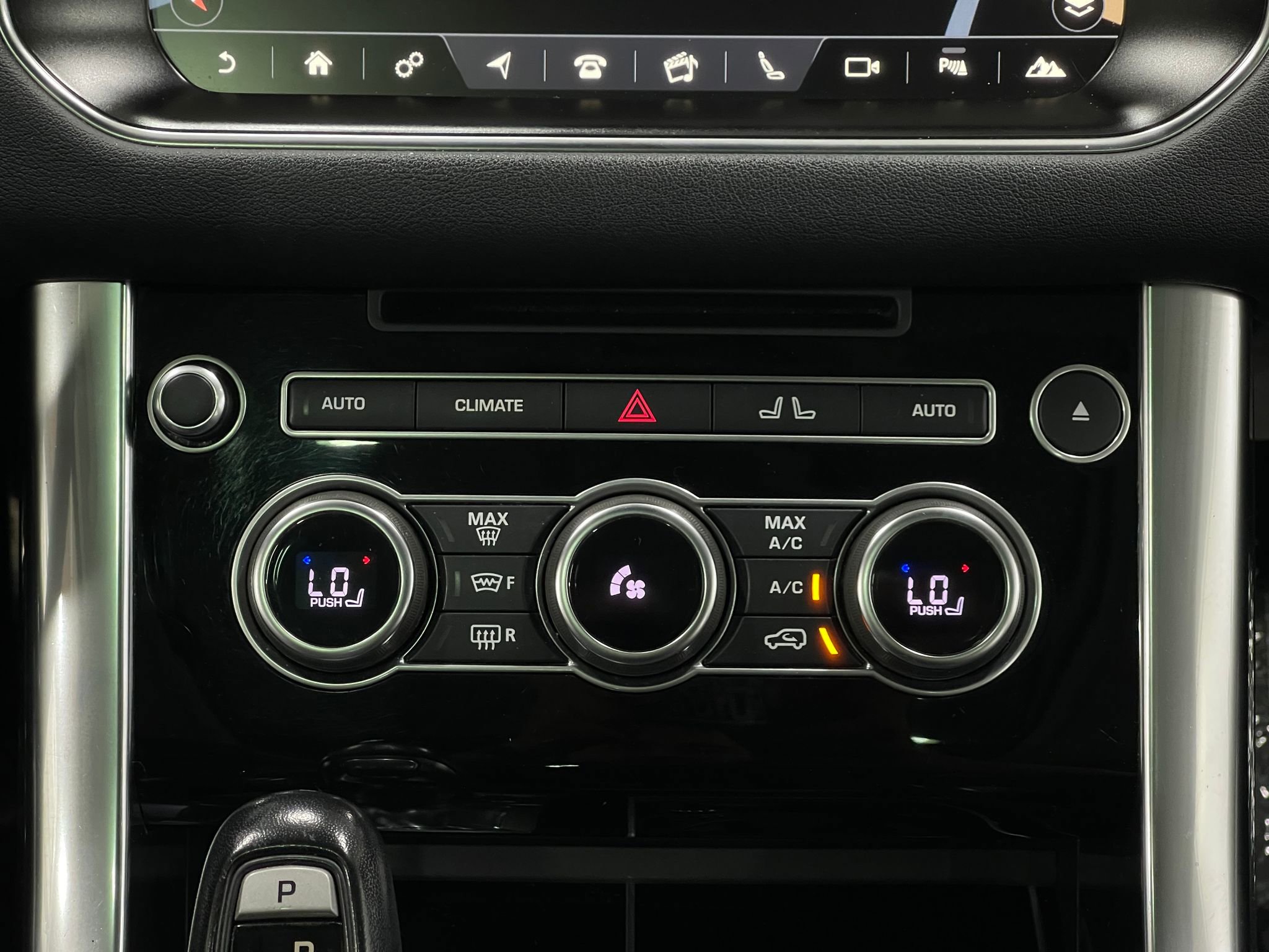 Used 2017 Land Rover Range Rover Sport HSE image 25