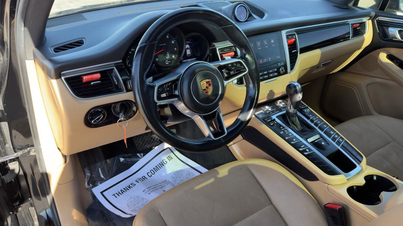 Used 2017 Porsche Macan AWD/4WD image 27