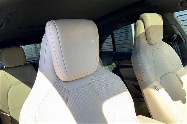 New 2025 Porsche Macan 4S Electric image 8