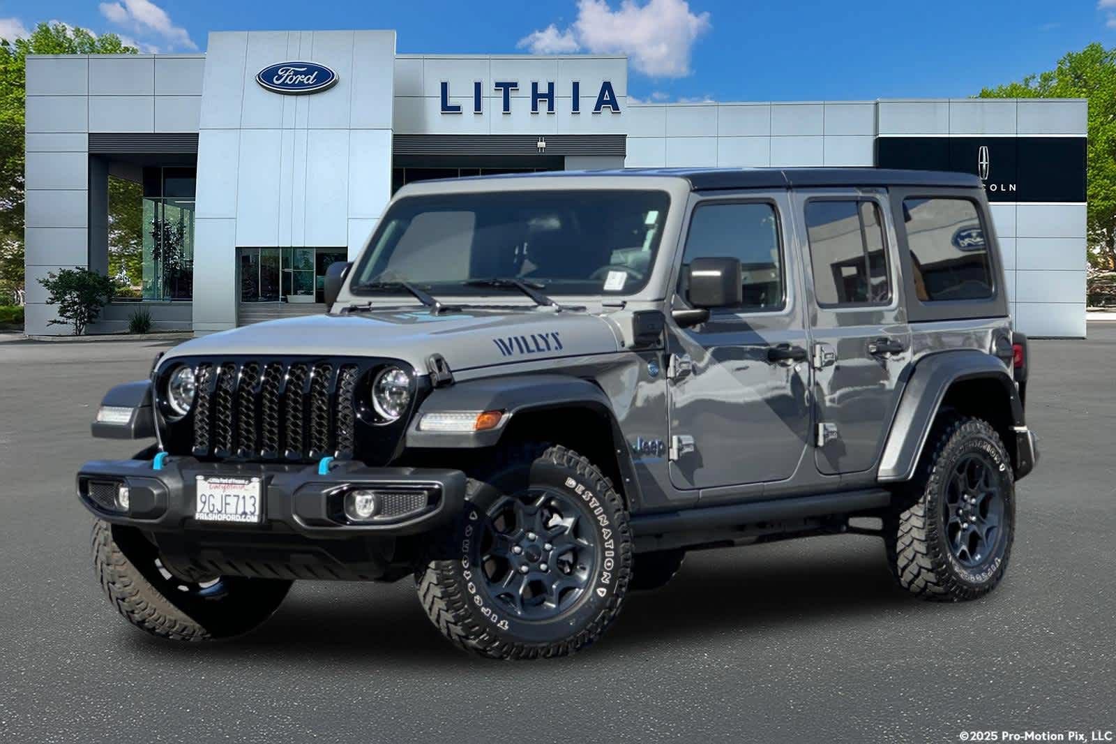 Used 2023 Jeep Wrangler Unlimited w/ 8.4" Radio Group AWD/4WD image 1