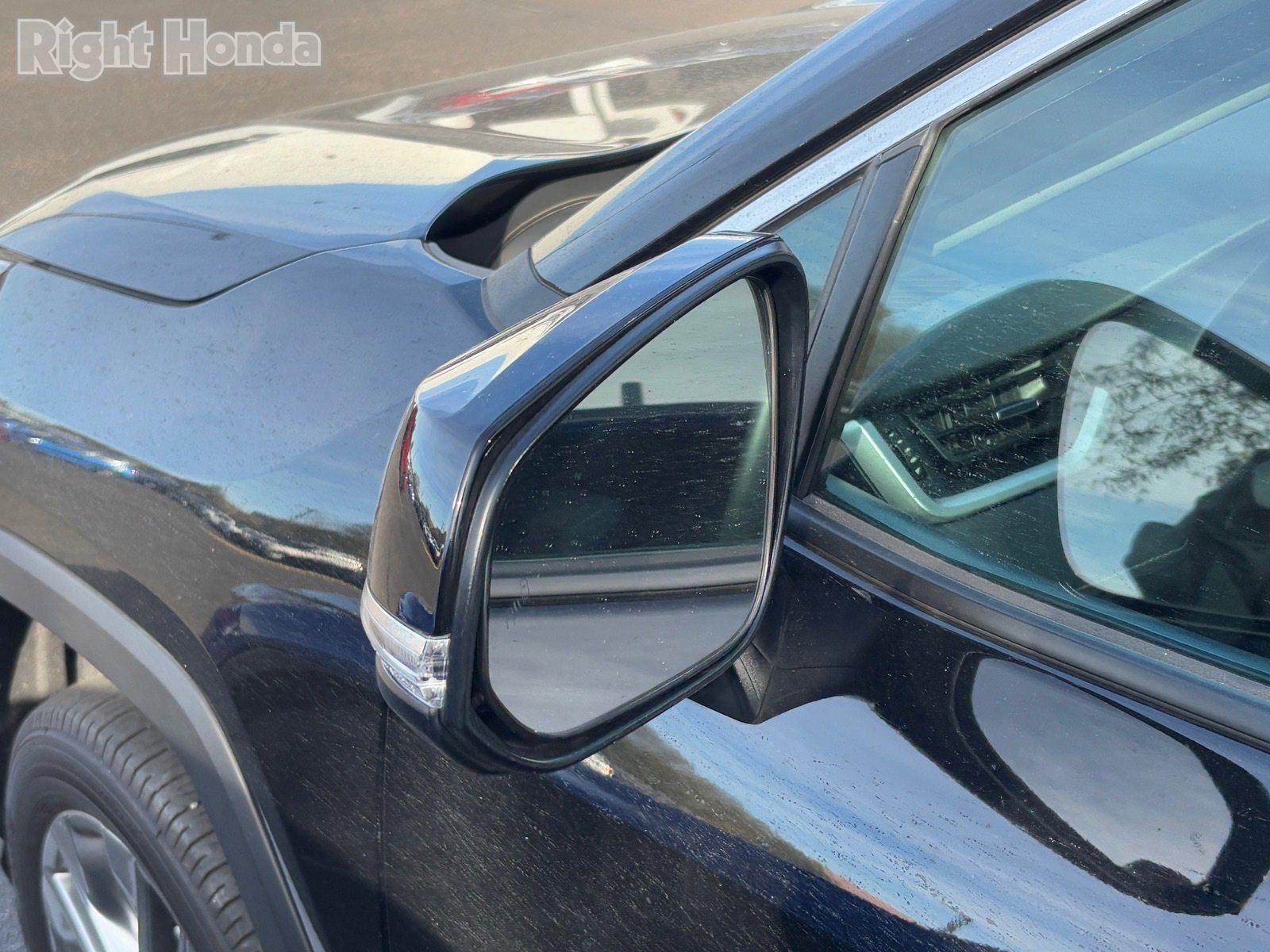 Used 2025 Toyota RAV4 XLE Premium image 7