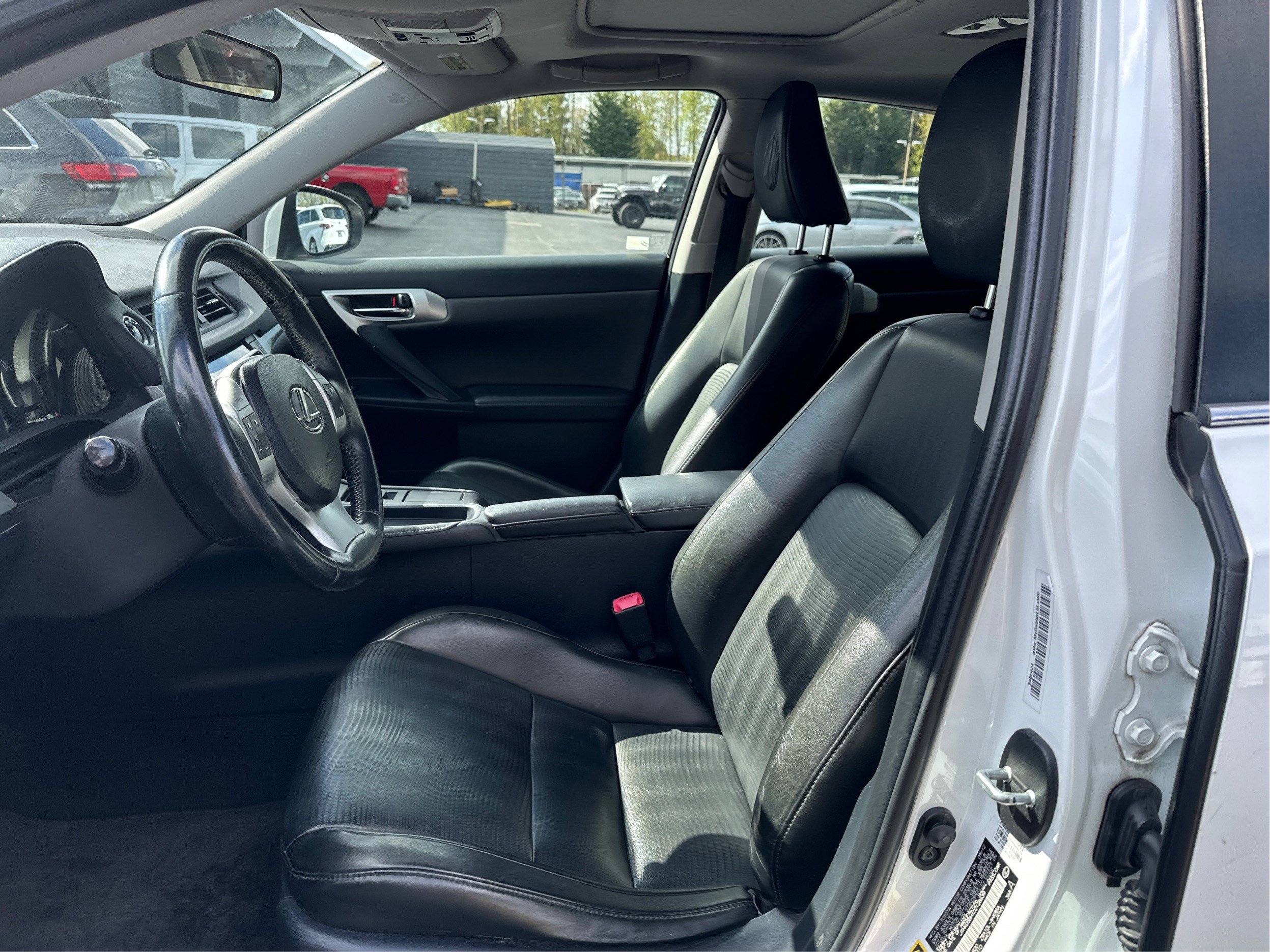 Used 2013 Lexus CT 200h FWD image 9