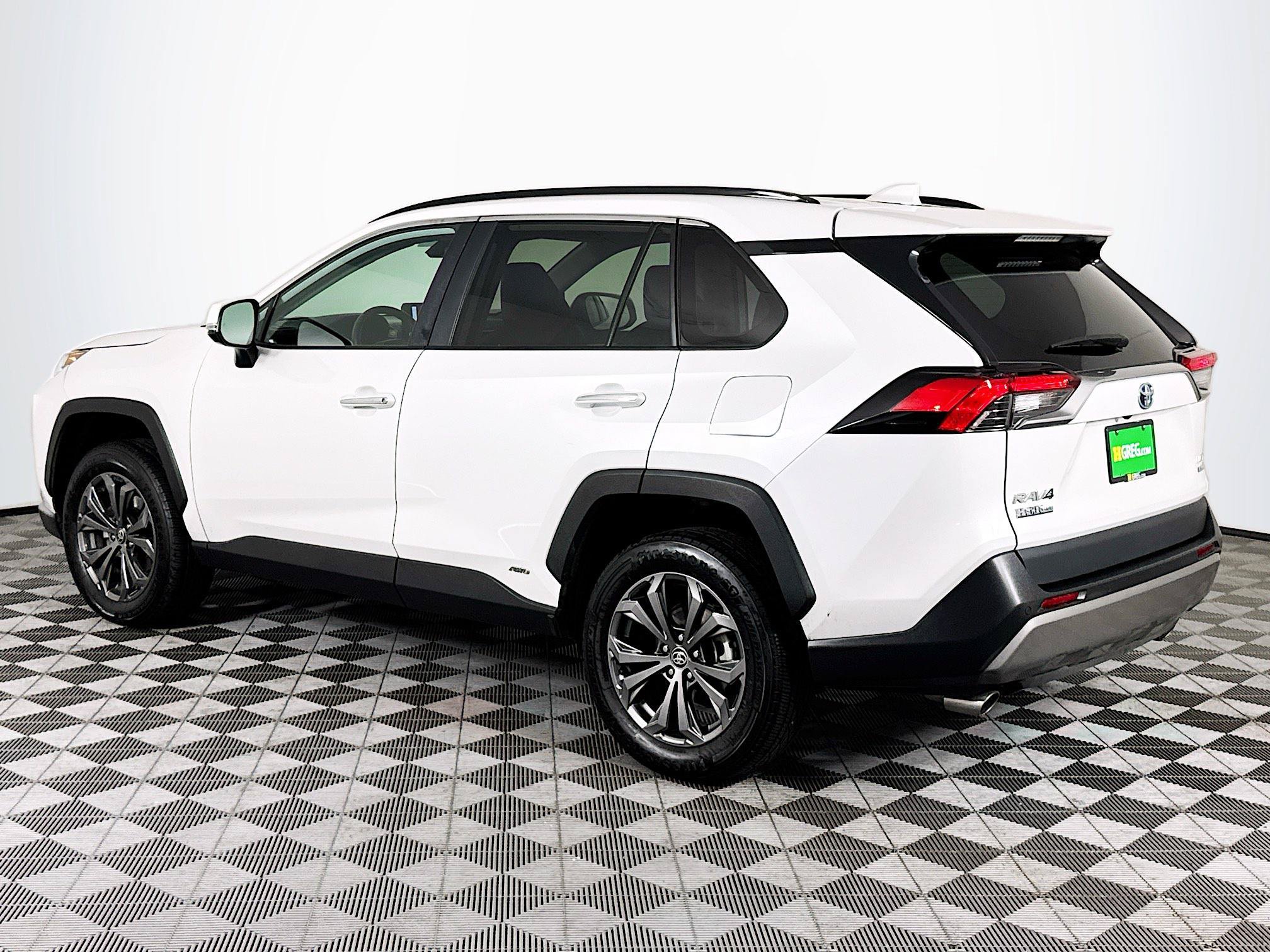 Used 2024 Toyota RAV4 Limited AWD/4WD image 6